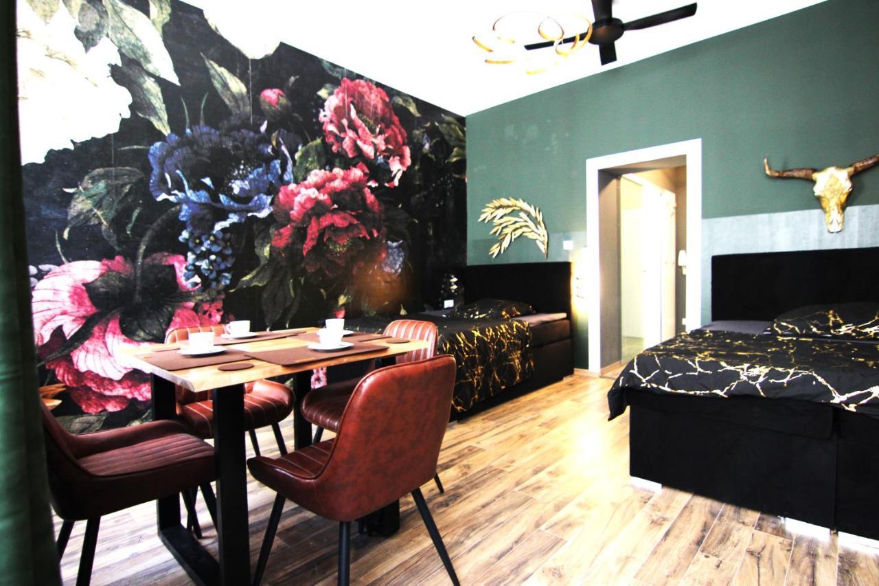 Boutique - Design 6 * Vienne